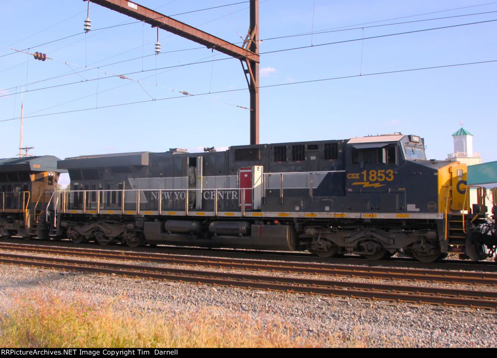 CSX 1853 4th on M404